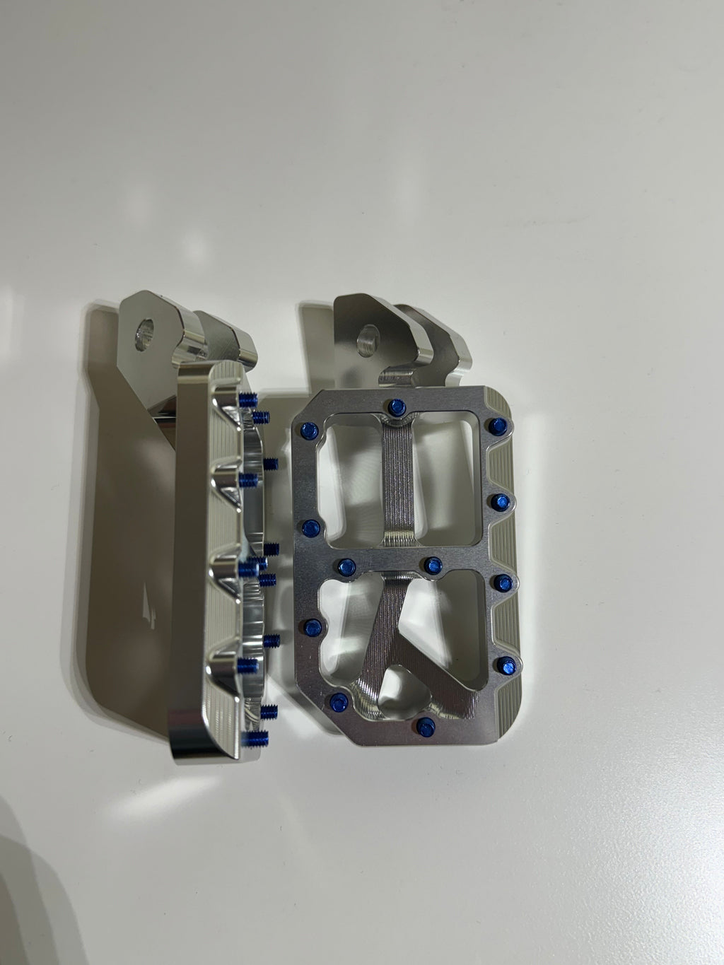 Mxp foot pegs 3 week pre order