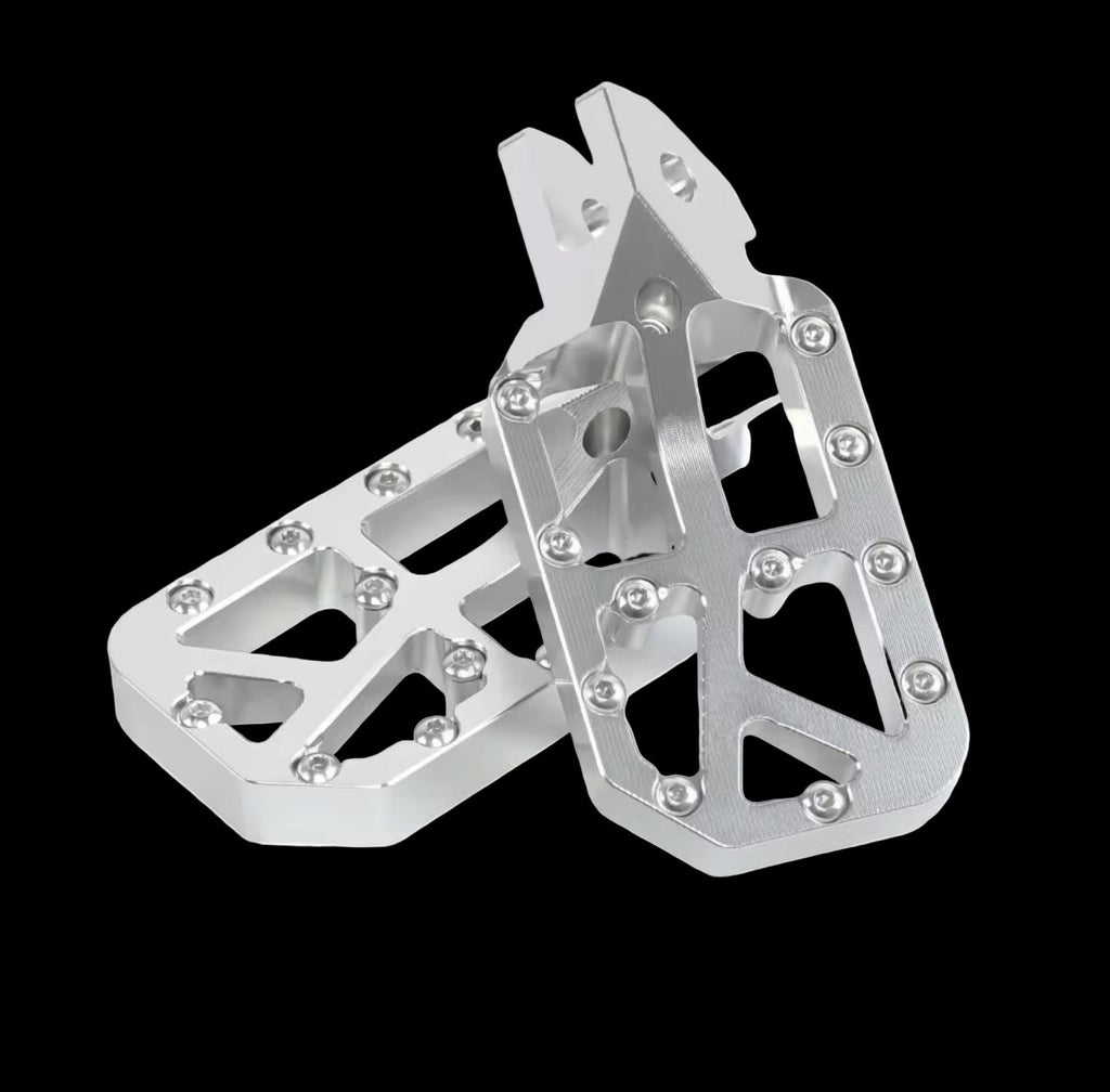 wide pegs