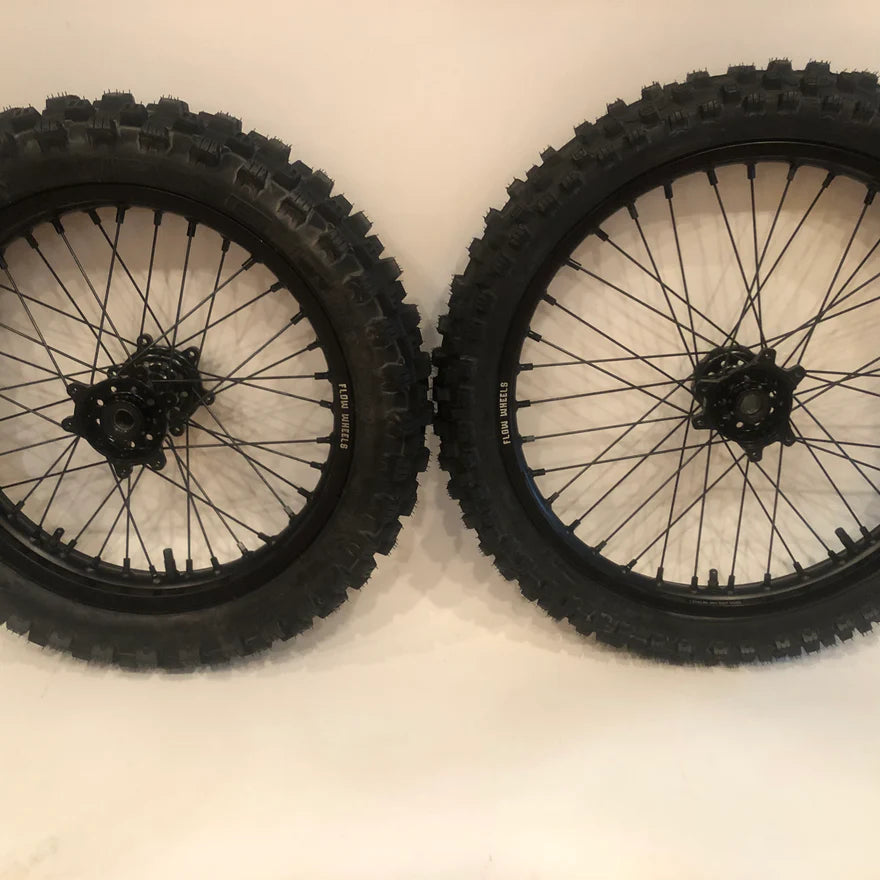 Surron Ultra Bee 21-18 wheelset with tires